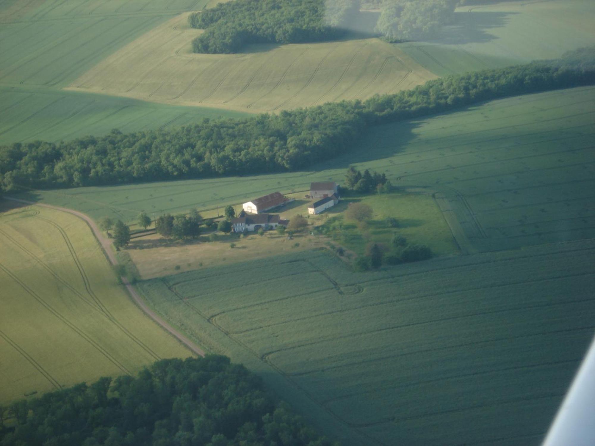 Gite En Forterre Druyes-les-Belles-Fontaines ภายนอก รูปภาพ